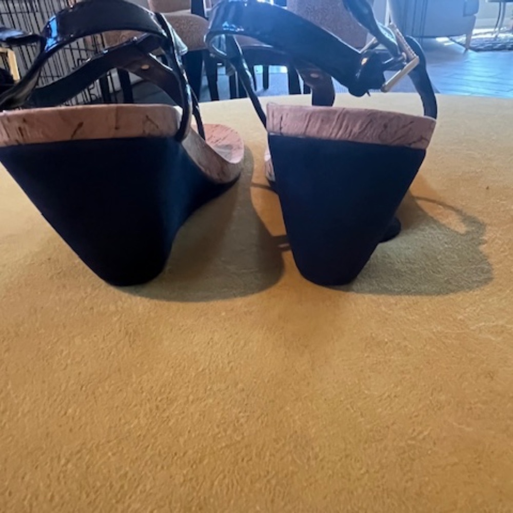 Lauren Ralph Lauren Reeta Black Patent Leather T-strap 3" Wedge Sandals Sz 8.5 - Picture 8 of 10
